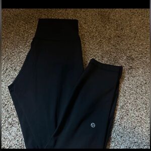 Size 8 7/8 wunder train leggings never worn